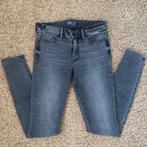 A&F Harper Super Skinny Jeans